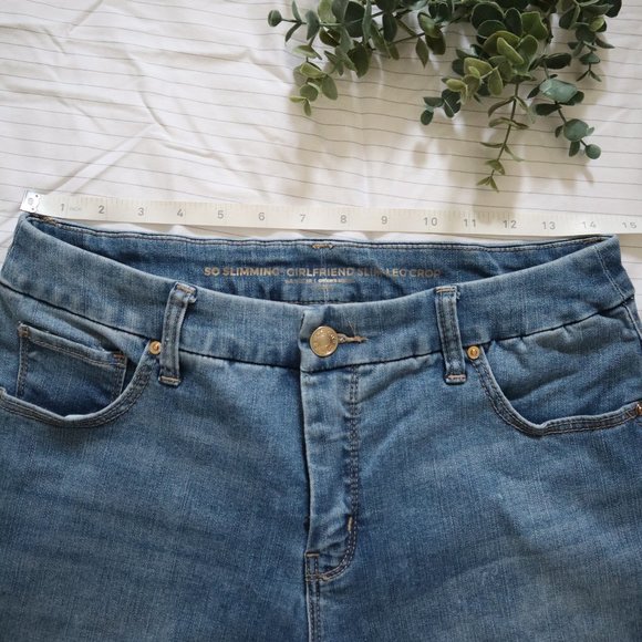 CHICO'S Embellished-Hem Girlfriend Crop Jeans 4 - Picture 9 of 13